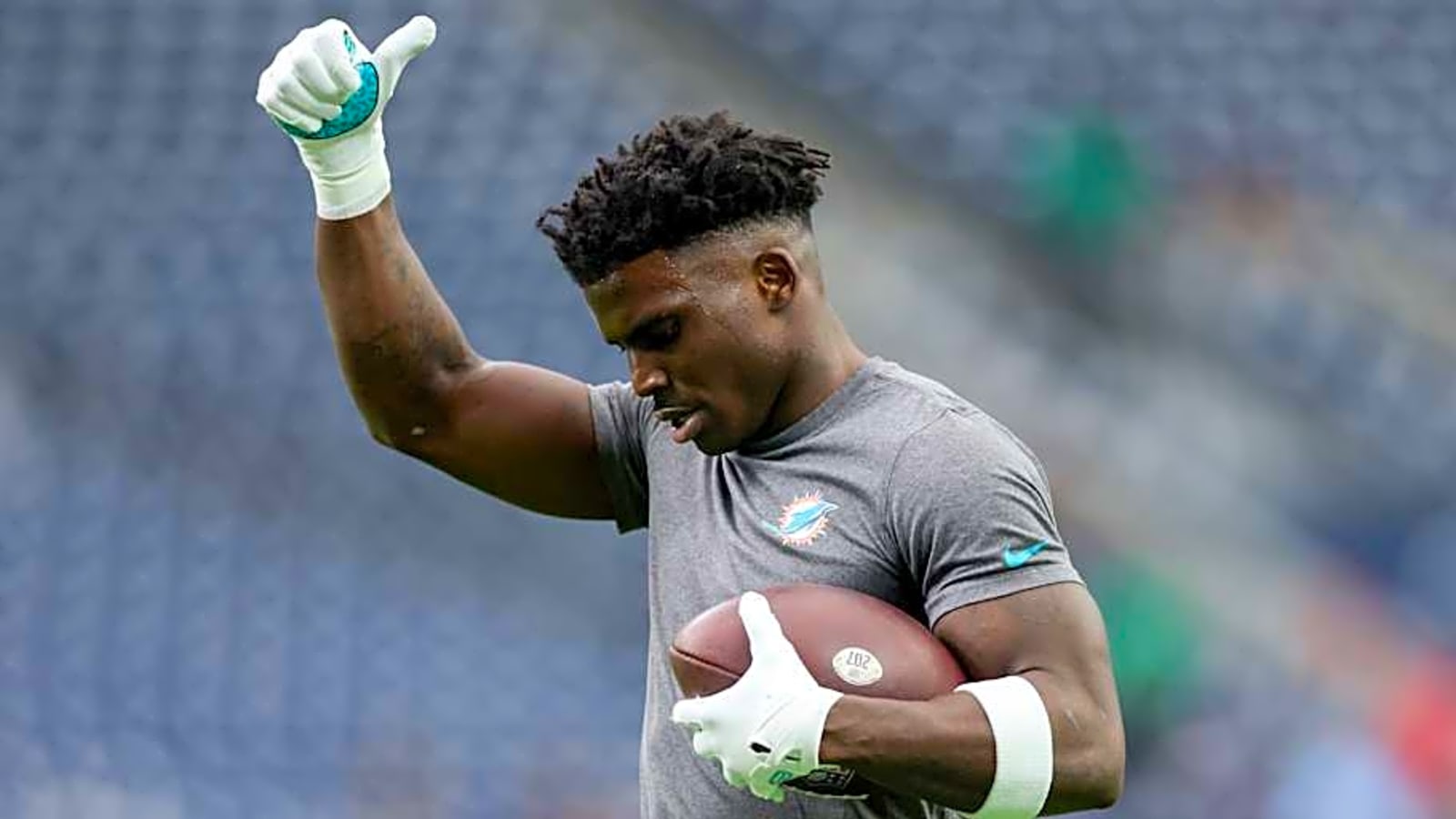 Dolphins GM reveals what asking price would be in potential Tyreek Hill trade