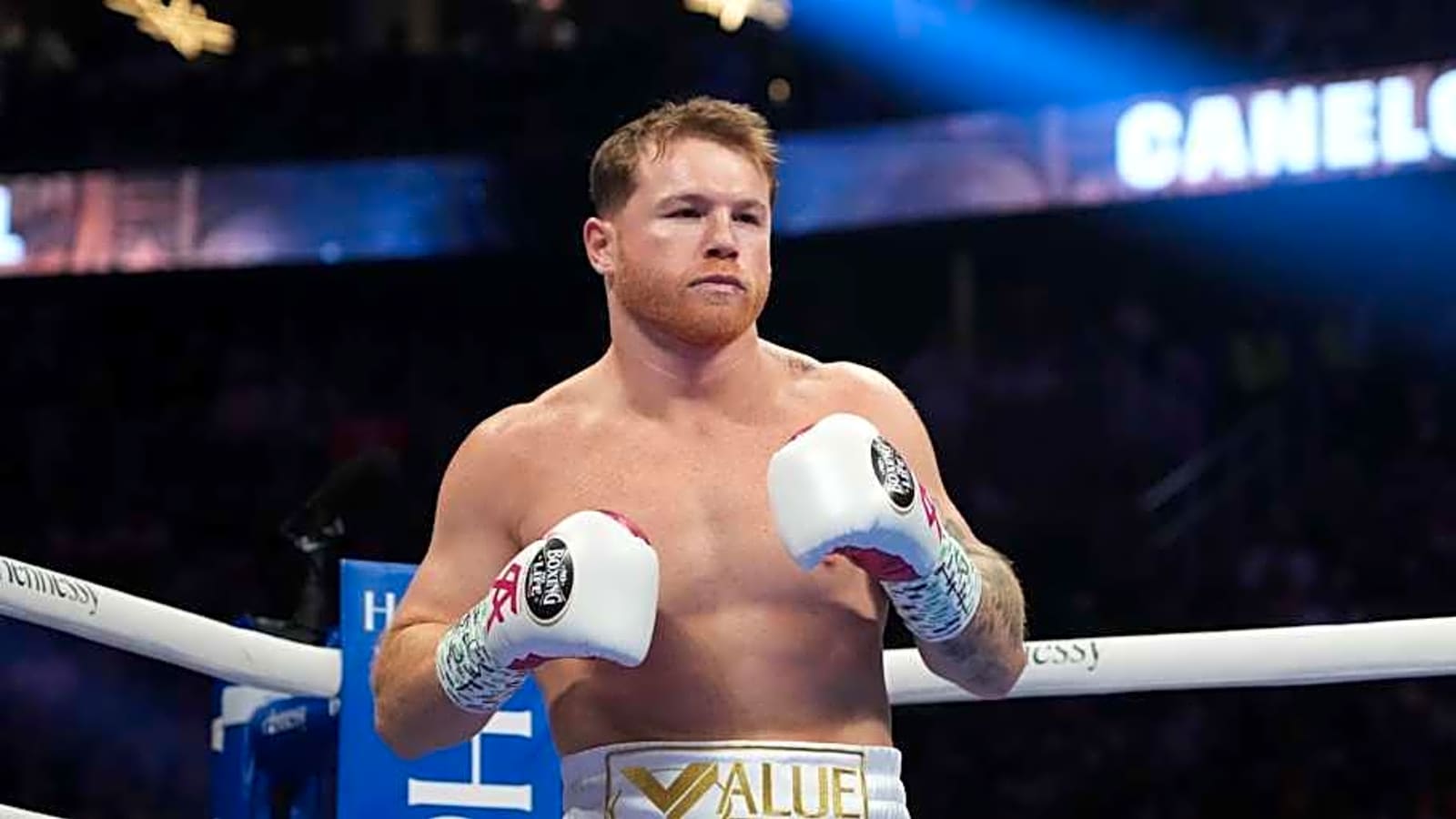 David Benavidez Accuses Canelo Alvarez of Steroid Use: 'All Those Dudes Are Dirty'