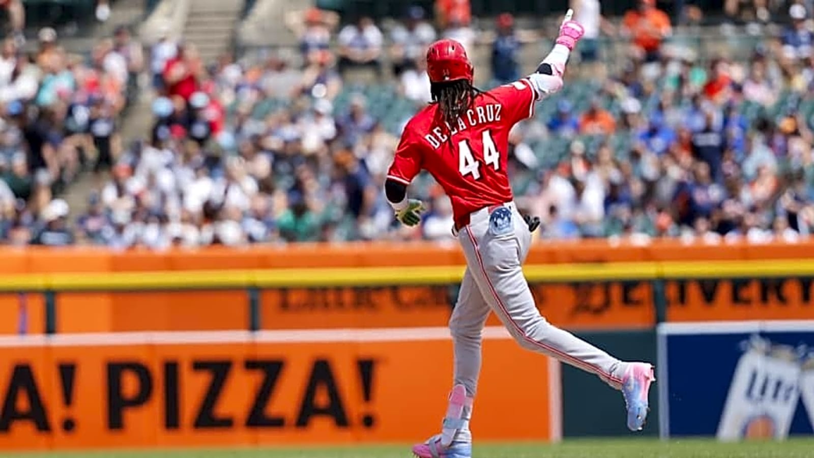 Cincinnati Reds Star Elly De La Cruz Makes History, Blasts HR in 4th Straight Game