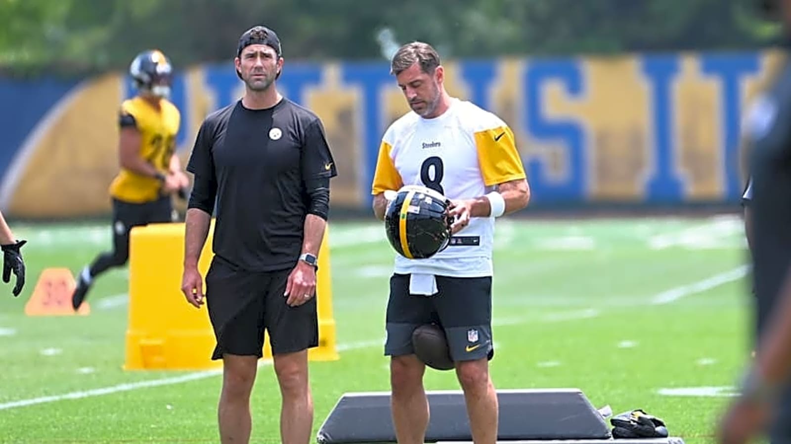 Jets Star Talks Aaron Rodgers Elephant In The Room