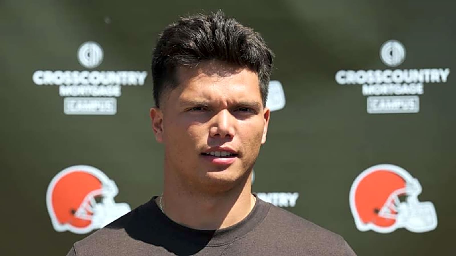 Updated Cleveland Browns&#39; Quarterback Depth Chart: Dillon Gabriel, Shedeur Sanders Competing