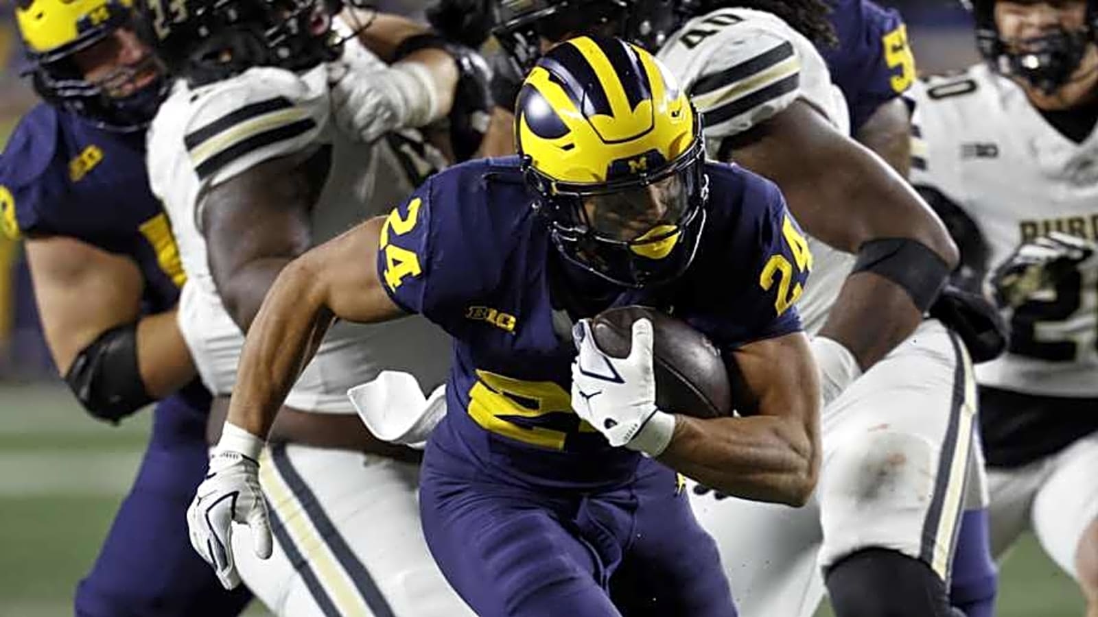 Michigan running back enters transfer portal