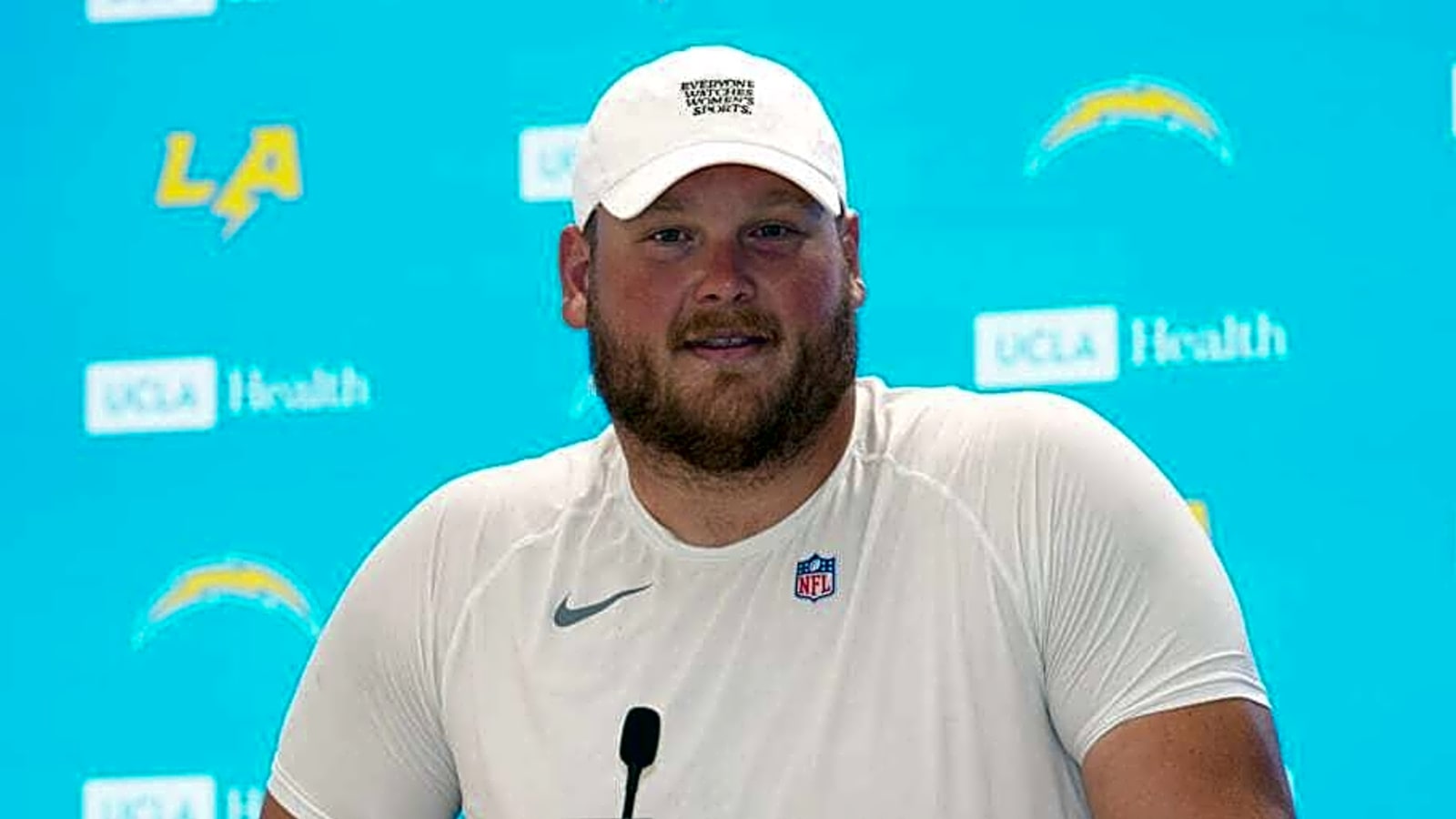 Chargers Starter Announces Sudden Retirement Ahead of Free Agency