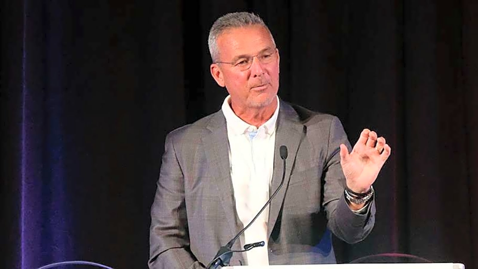 Urban Meyer Ranks Oregon Ducks&#39; Dan Lanning Among Top Coaches In College Football
