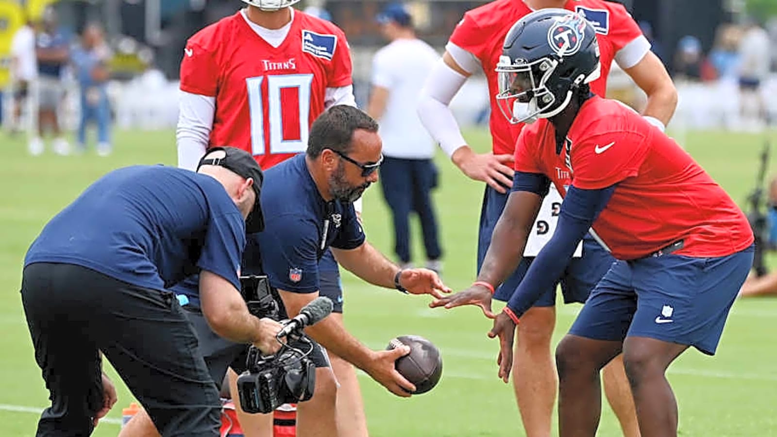 Titans Urged to Address Major Need Next Offseason
