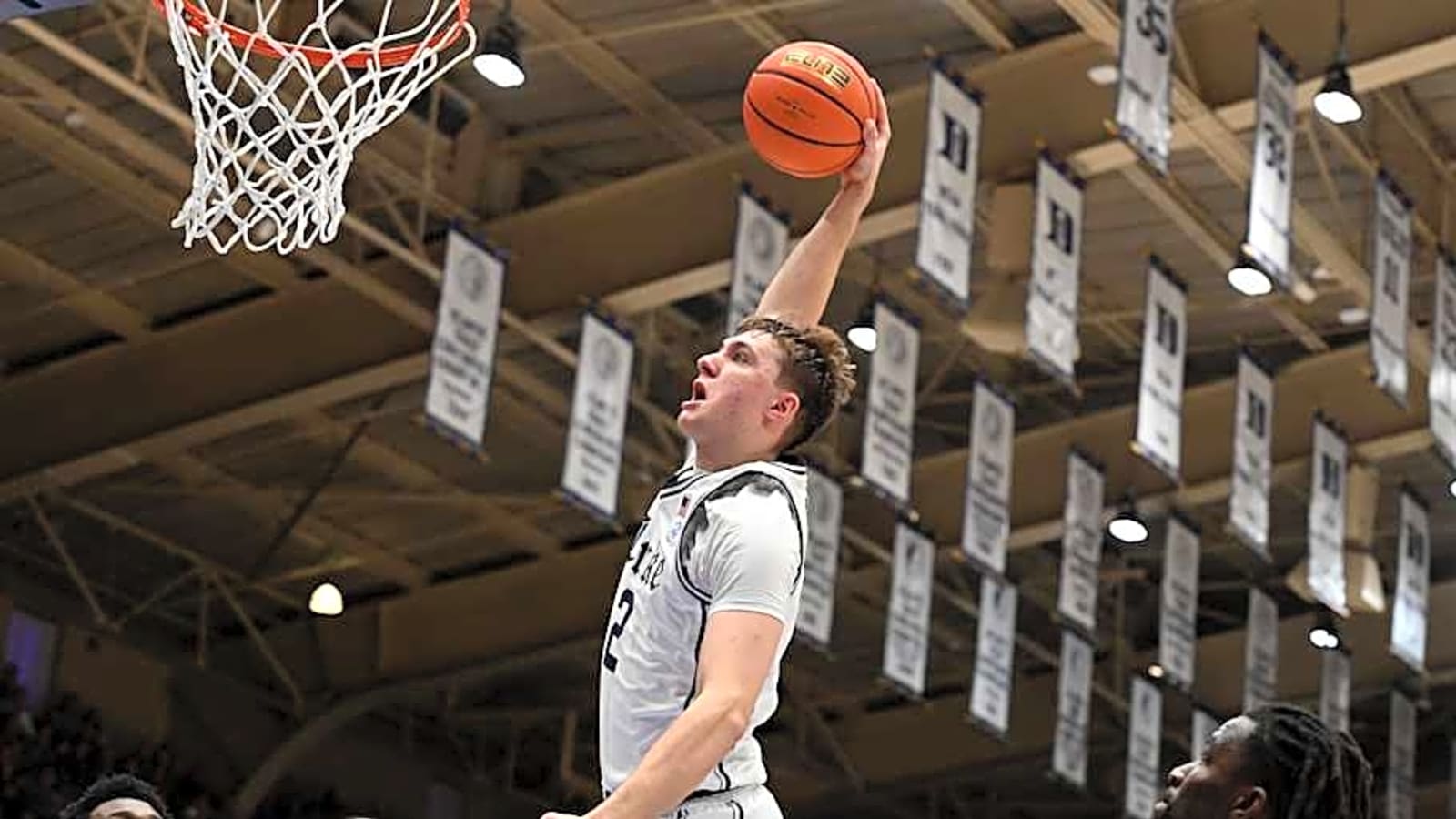 Cooper Flagg&#39;s Dunk Went Viral In Mavs-Lakers Game
