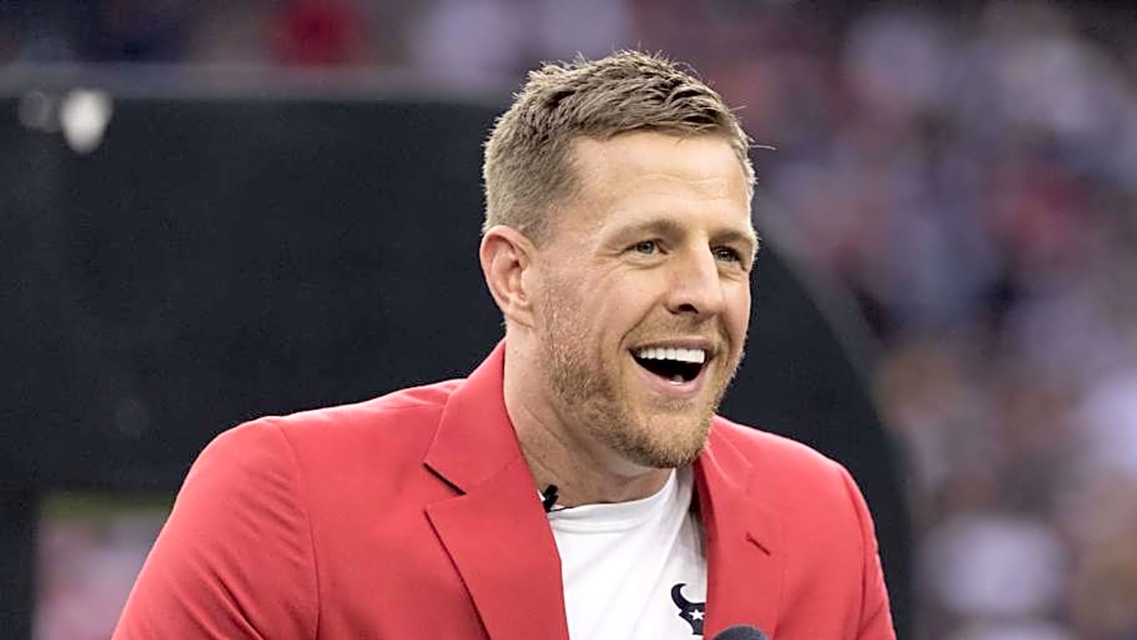 J.J. Watt&#39;s New Look Goes Viral During Patriots Game