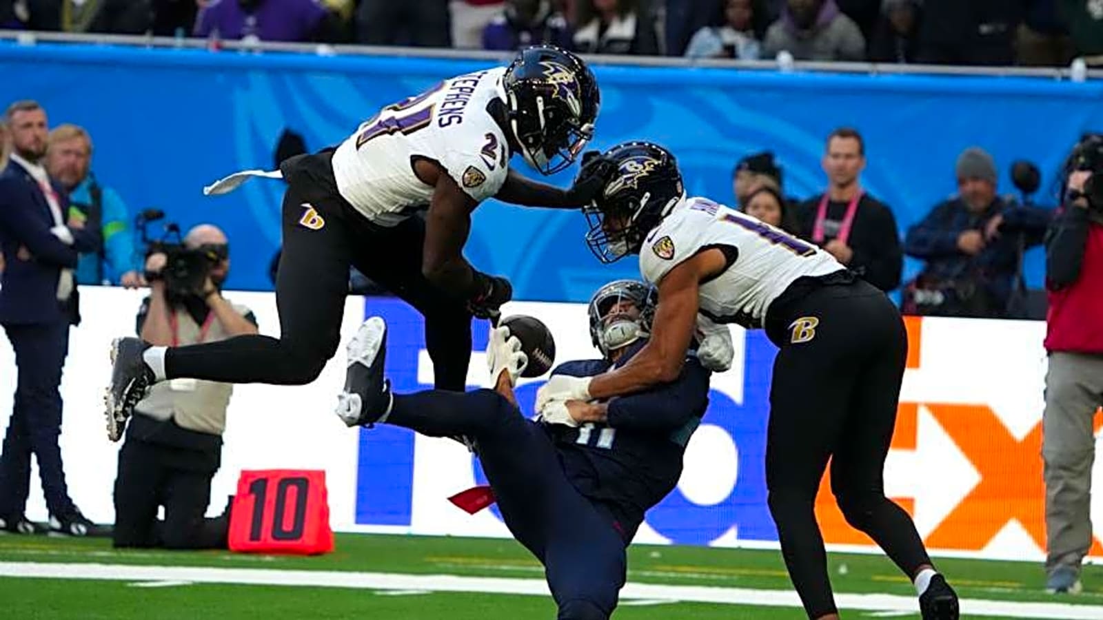 Multiple Ravens Defenders Earn Top-10 Positional Rankings