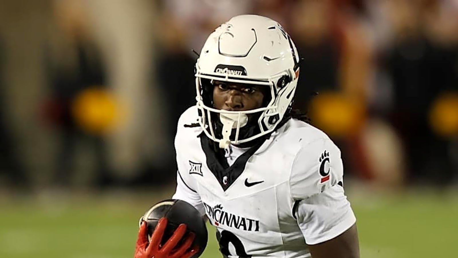 Report: Former Cincinnati Wide Receiver Tony Johnson Commits to Miami
