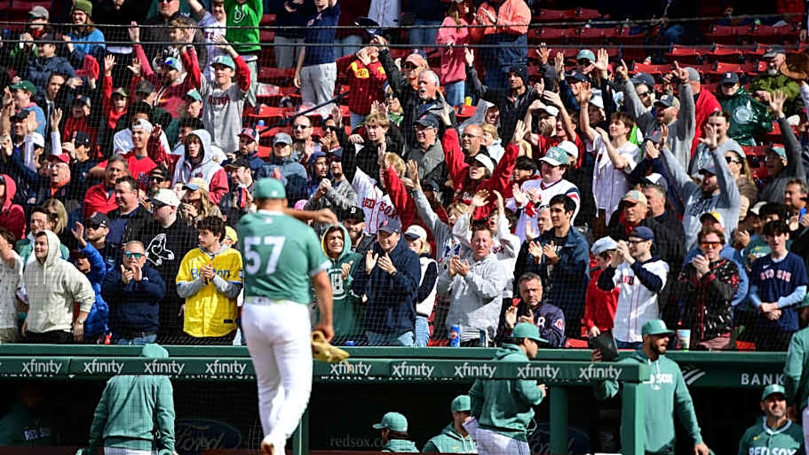 MLB Breaks Father&#39;s Day Attendance Record That Stood For Nearly 2 Decades