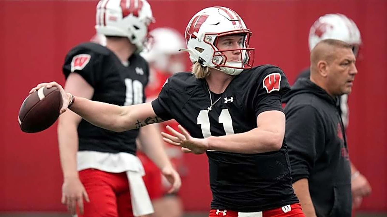 Former Wisconsin Badgers blue-chip QB recruit pushing for starting job at new school