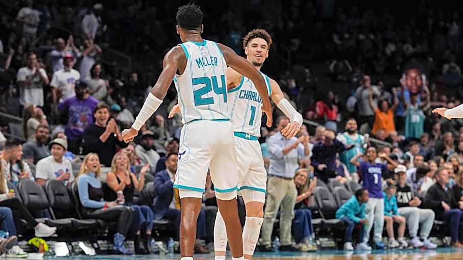 No trades, no signings: Projecting the Hornets&#39; opening night starting five