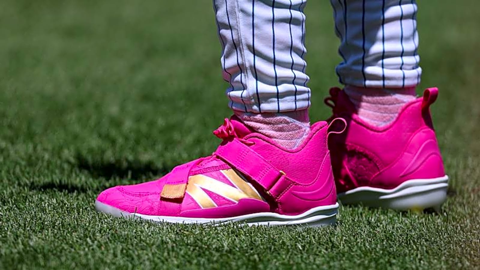 Francisco Lindor & New Balance Stood Out on Mother&#39;s Day in MLB