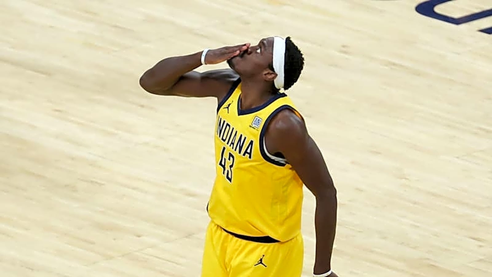 Pacers News: Southwest Flight Attendant Savagely Roasts Thunder Fans Ahead of Game 7