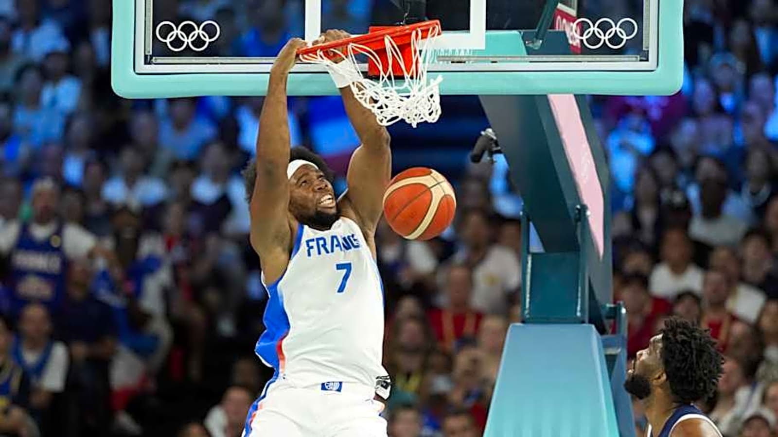 Knicks New Forward Shines as France Downs Belgium