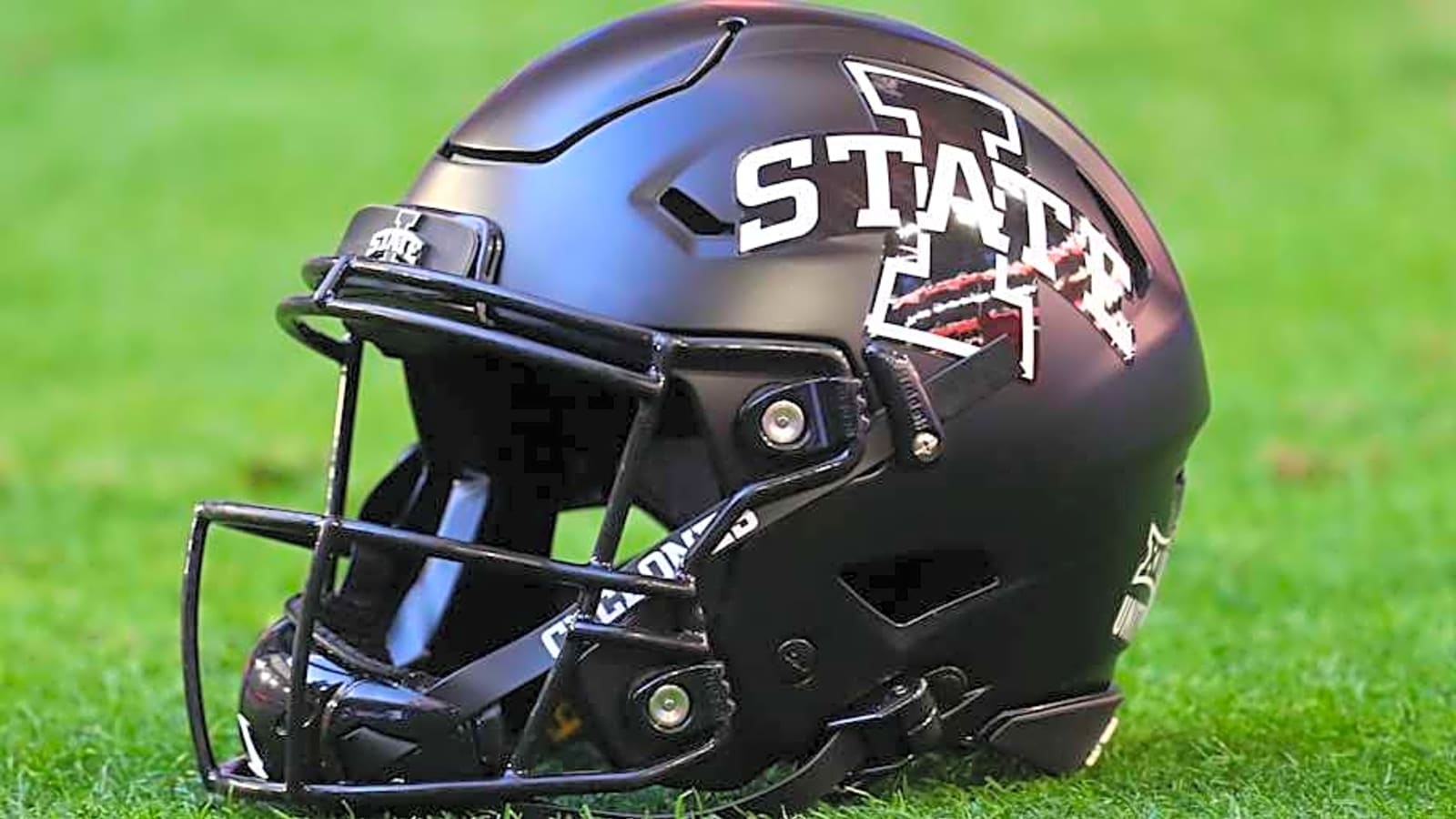 Iowa State Cyclones Former Star Lands on Top 100 Quarterbacks List