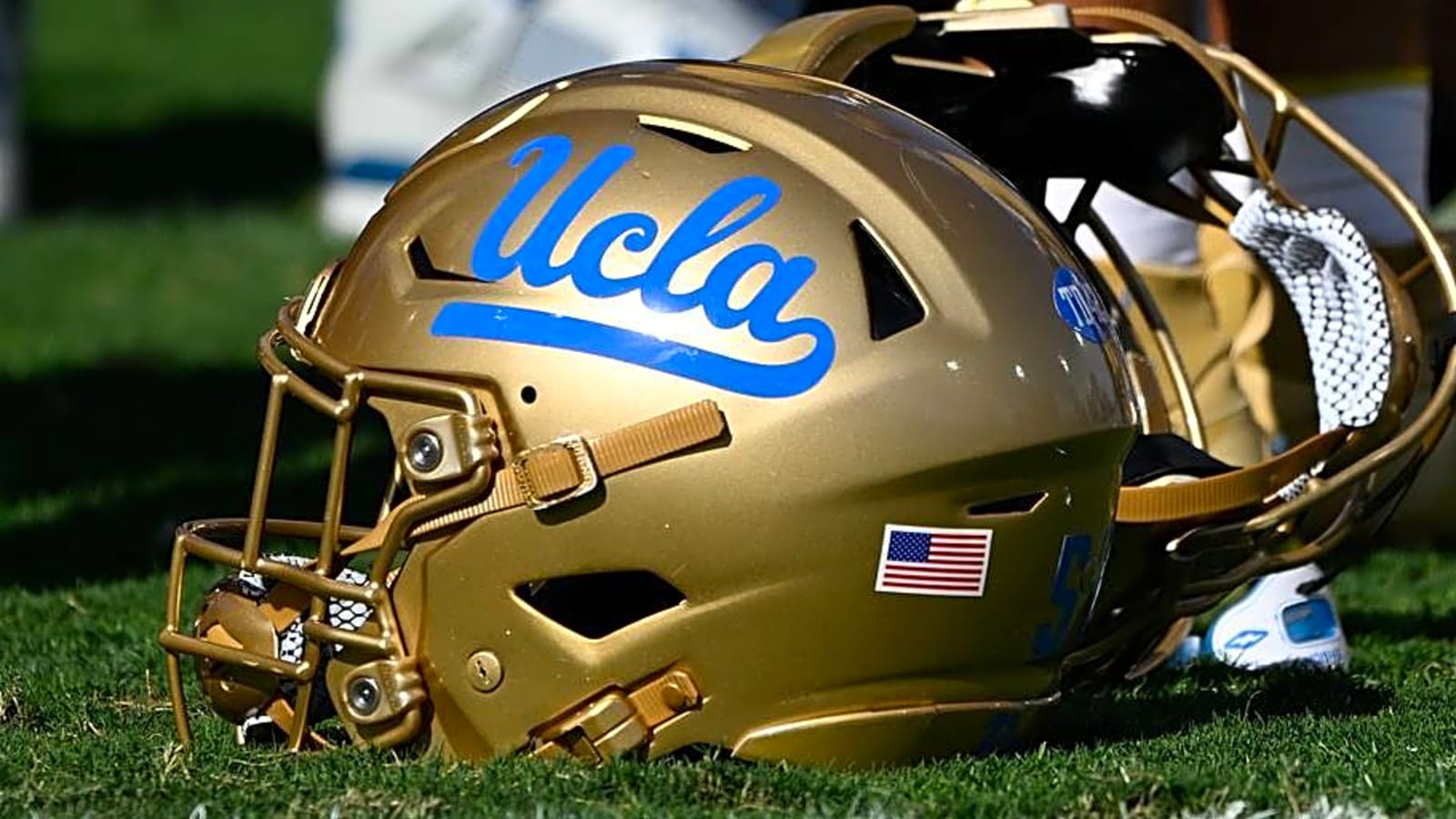 The Interesting Dilemma Among UCLA's Quarterback Room