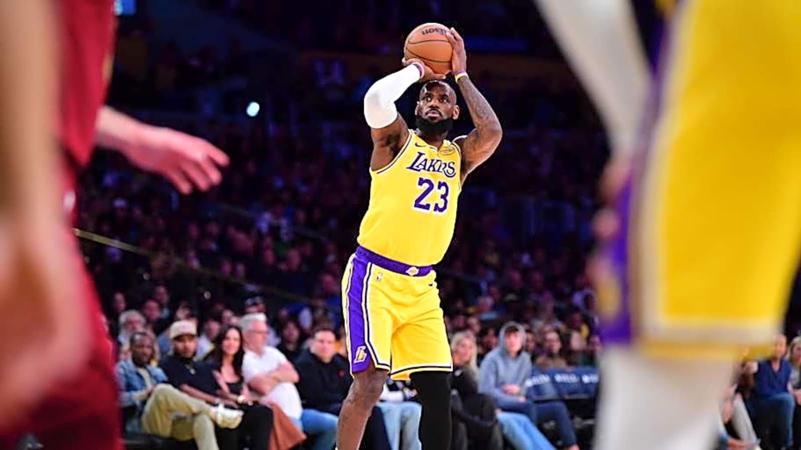 LeBron James, Cavaliers Buzz Takes Hit After Latest Lakers News