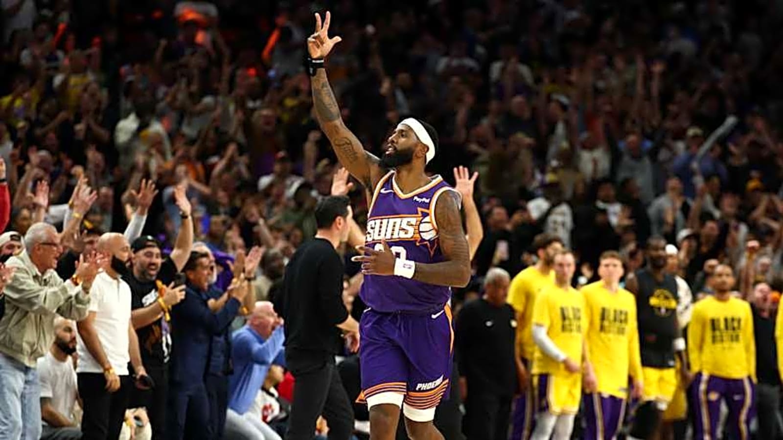 Suns React to Royce O'Neale's Game Winner vs Lakers