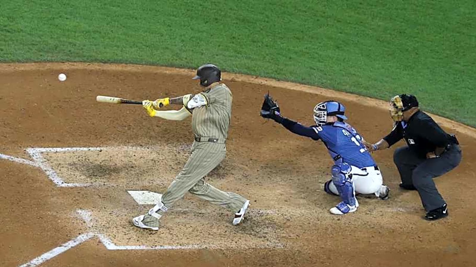 Padres &#39;Confident&#39; They Can Make Blockbuster Trade Ahead of Deadline, Says Insider