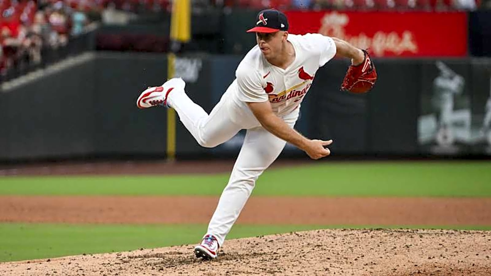 Yankees Pursuing Cardinals All-Star Reliever