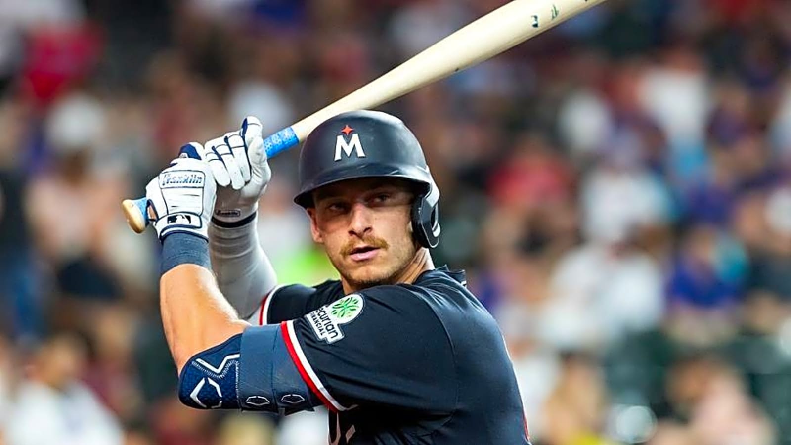 Pirates Sign Former Twins Outfielder, Local Star