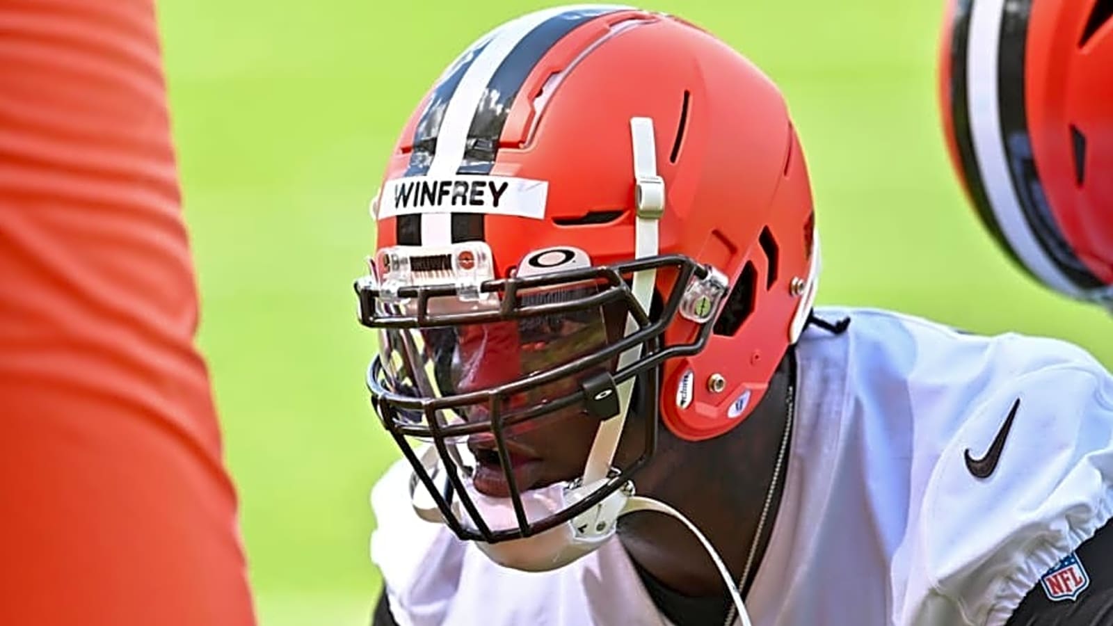 Dallas Cowboys Sign Former Oklahoma DT Perrion Winfrey per Report