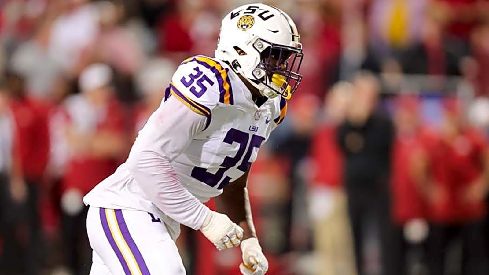 Broncos Trade Up to Select LSU DL/Edge Sai&#39;vion Jones