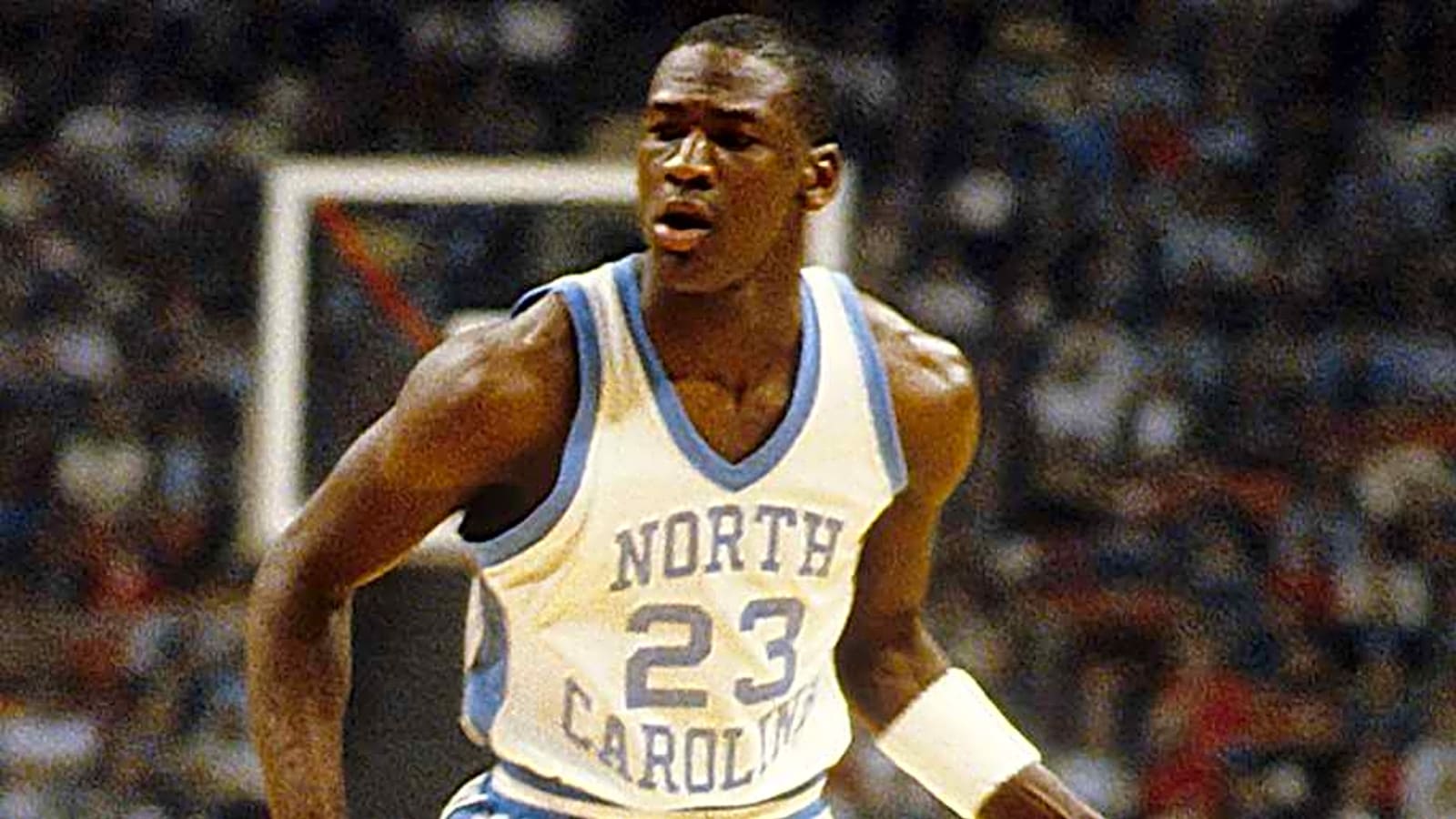 Comparing LeBron James to UNC Icon Michael Jordan: Total Stupidity