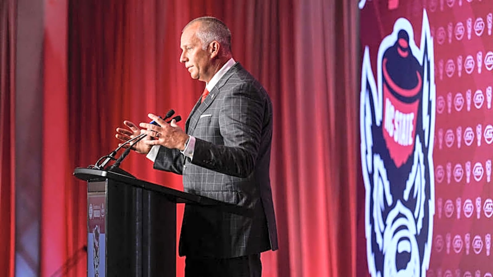 Doeren&#39;s Game Plan: Leadership, Defense and Consistency