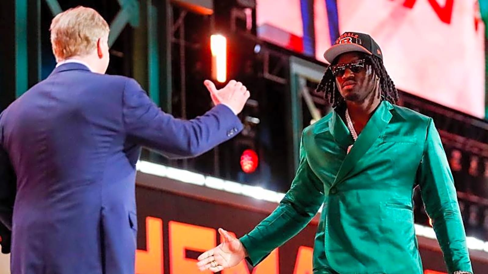 NFL Insider Tom Pelissero Offers More Insight Into Ongoing Shemar Stewart Contract Saga
