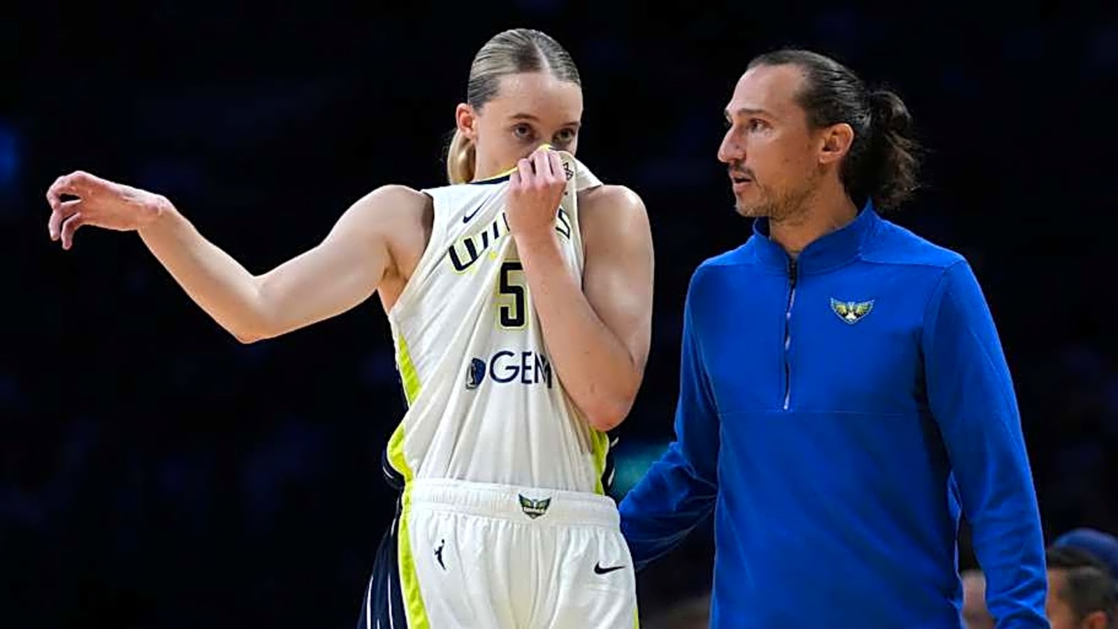 Wings Coach Calmly Calls Out WNBA Referees Over Paige Bueckers Treatment