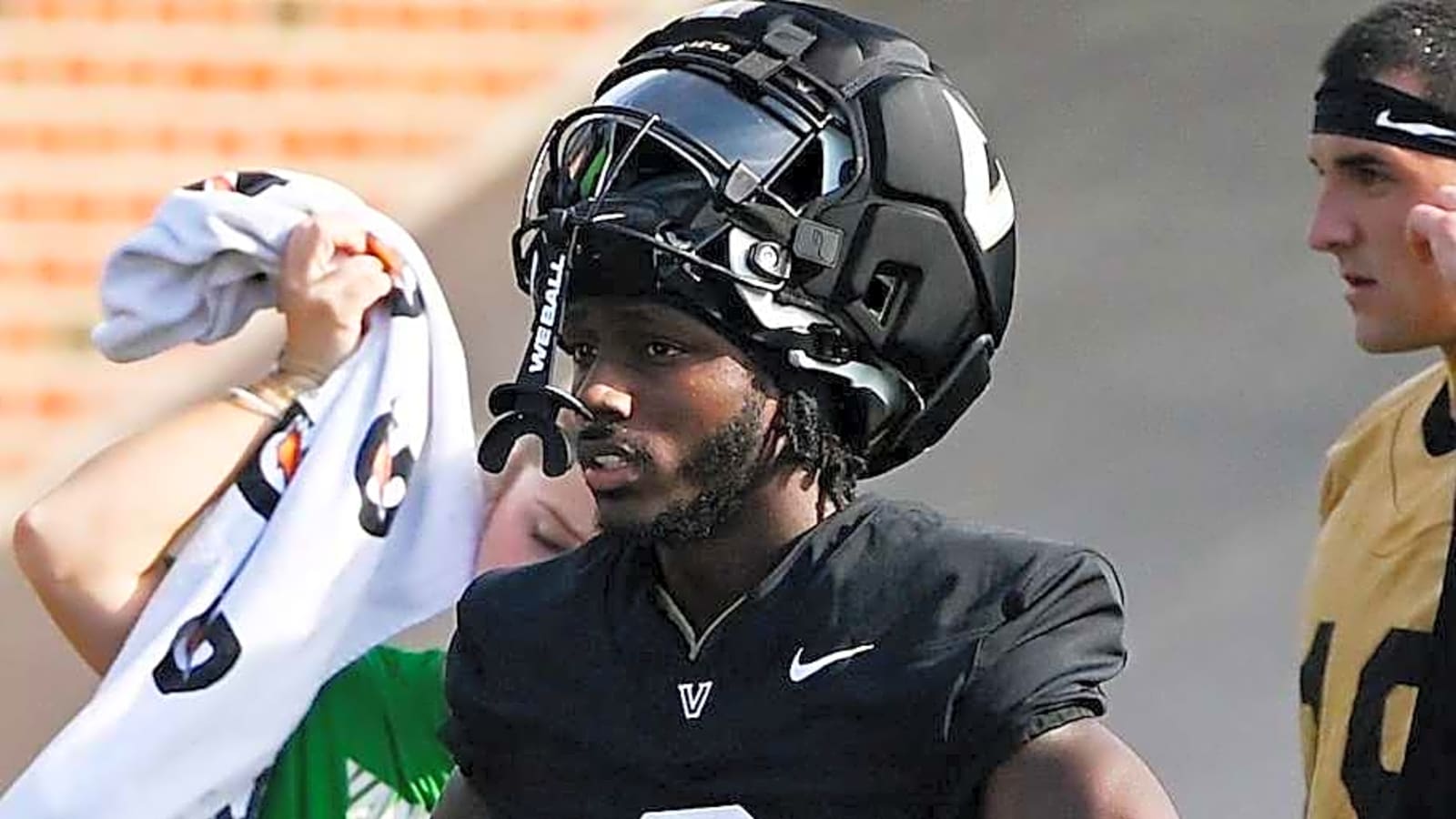 “The Sky is the Limit”: Clark Lea Praises Tre Richardson’s Offensive Ability