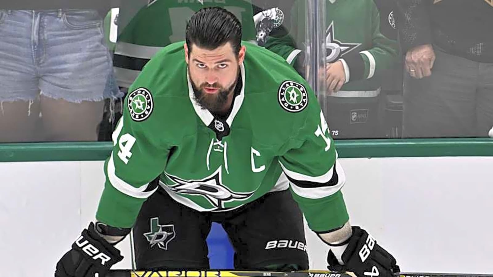 Stars Re-Sign Captain to One-Year Deal
