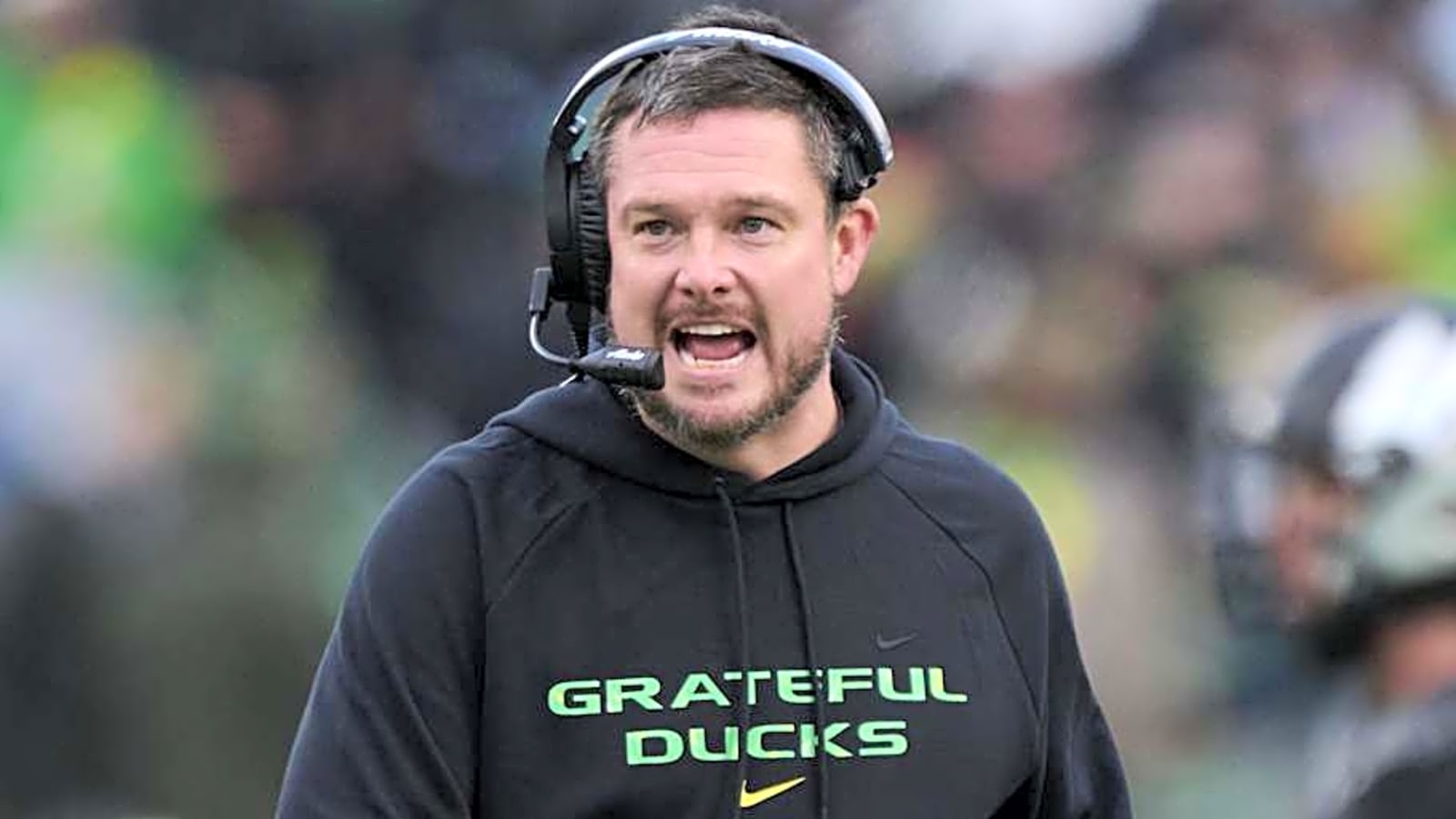Live Score Updates as Oregon Ducks Take on Iowa Hawkeyes
