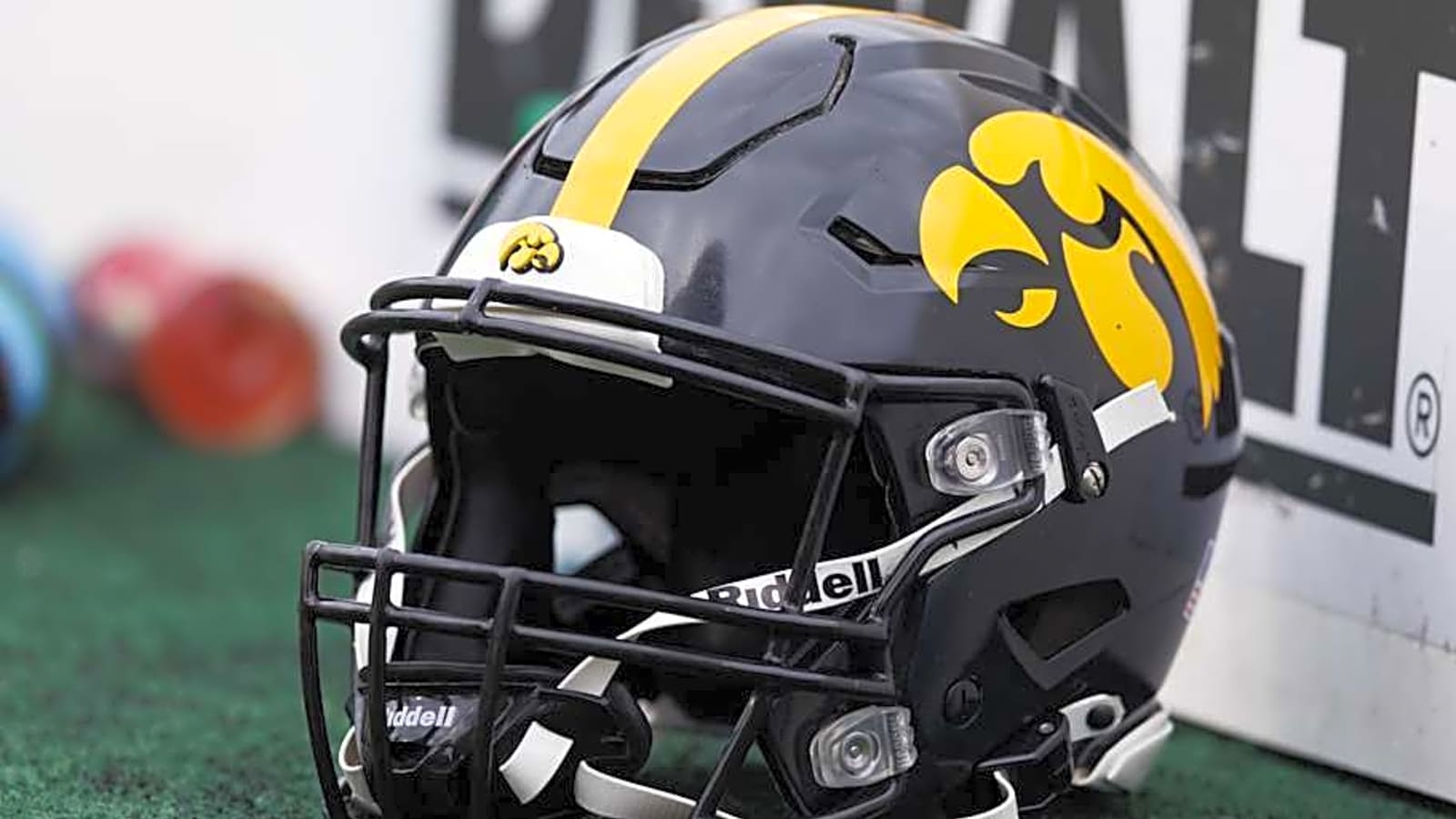 Top Iowa Hawkeyes Recruit Reveals Major Announcement