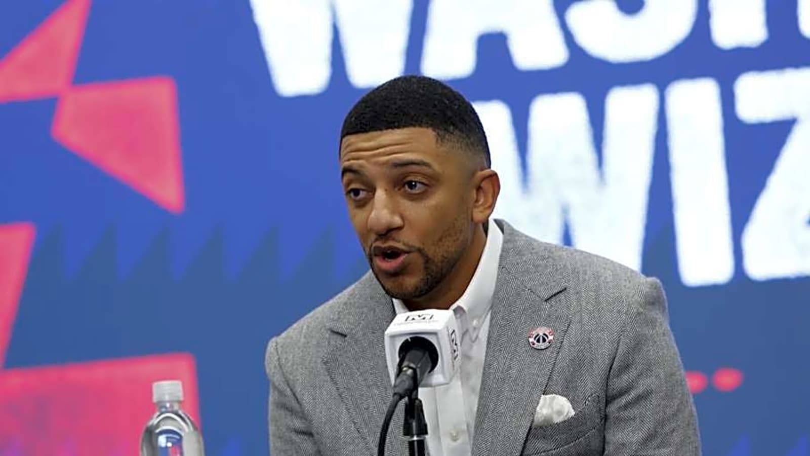 Wizards Management Earns Rave Review Despite Award Loss