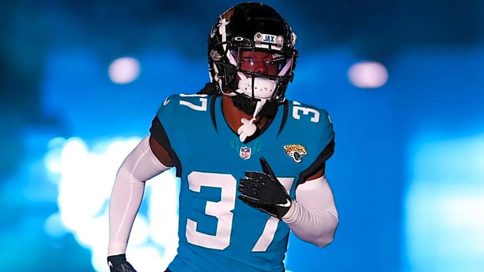Colts End Defender&#39;s Season, Sign Two Free Agents