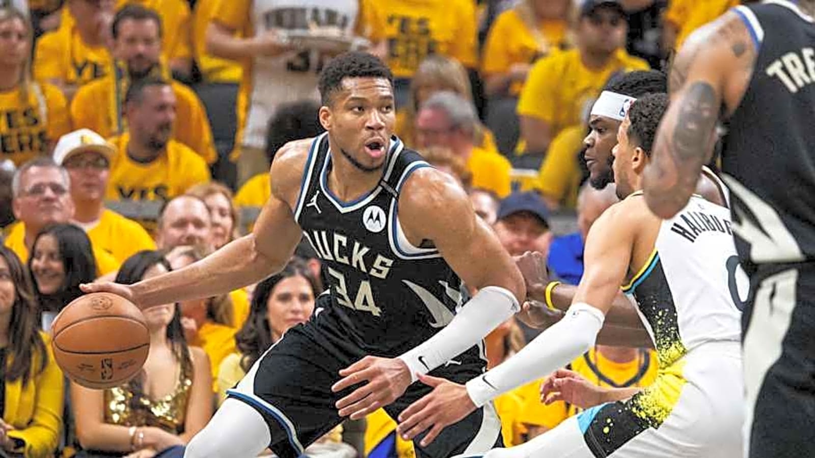 Blazers Should Be Hoping Giannis Antetokounmpo Gets Traded
