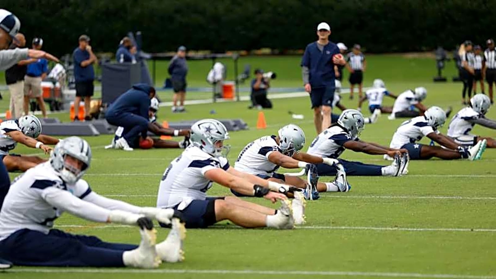 Dallas Cowboys projected to have another disappointing season