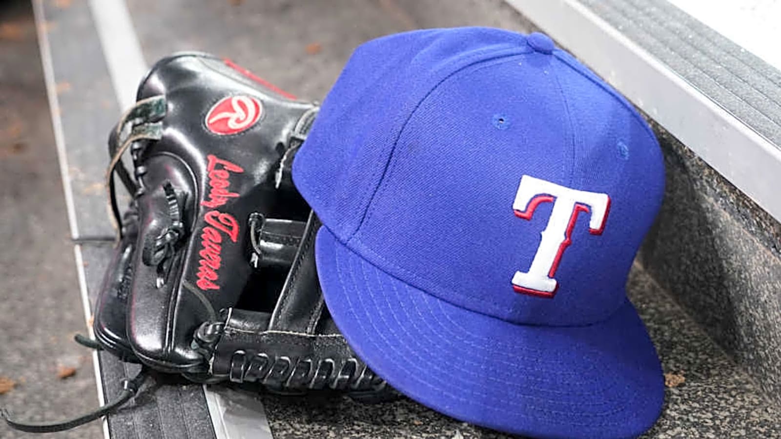 Ex-Cardinals Coach Considered &#39;Heavy Favorite&#39; To Claim Rangers Manager Job