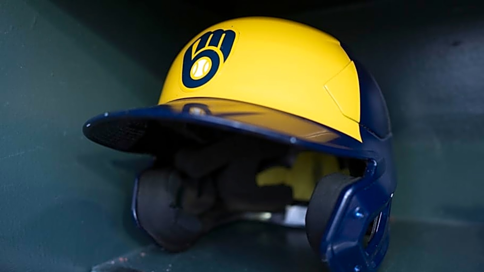 Brewers Predicted To Bring &#39;Raw&#39; Slugger To Milwaukee