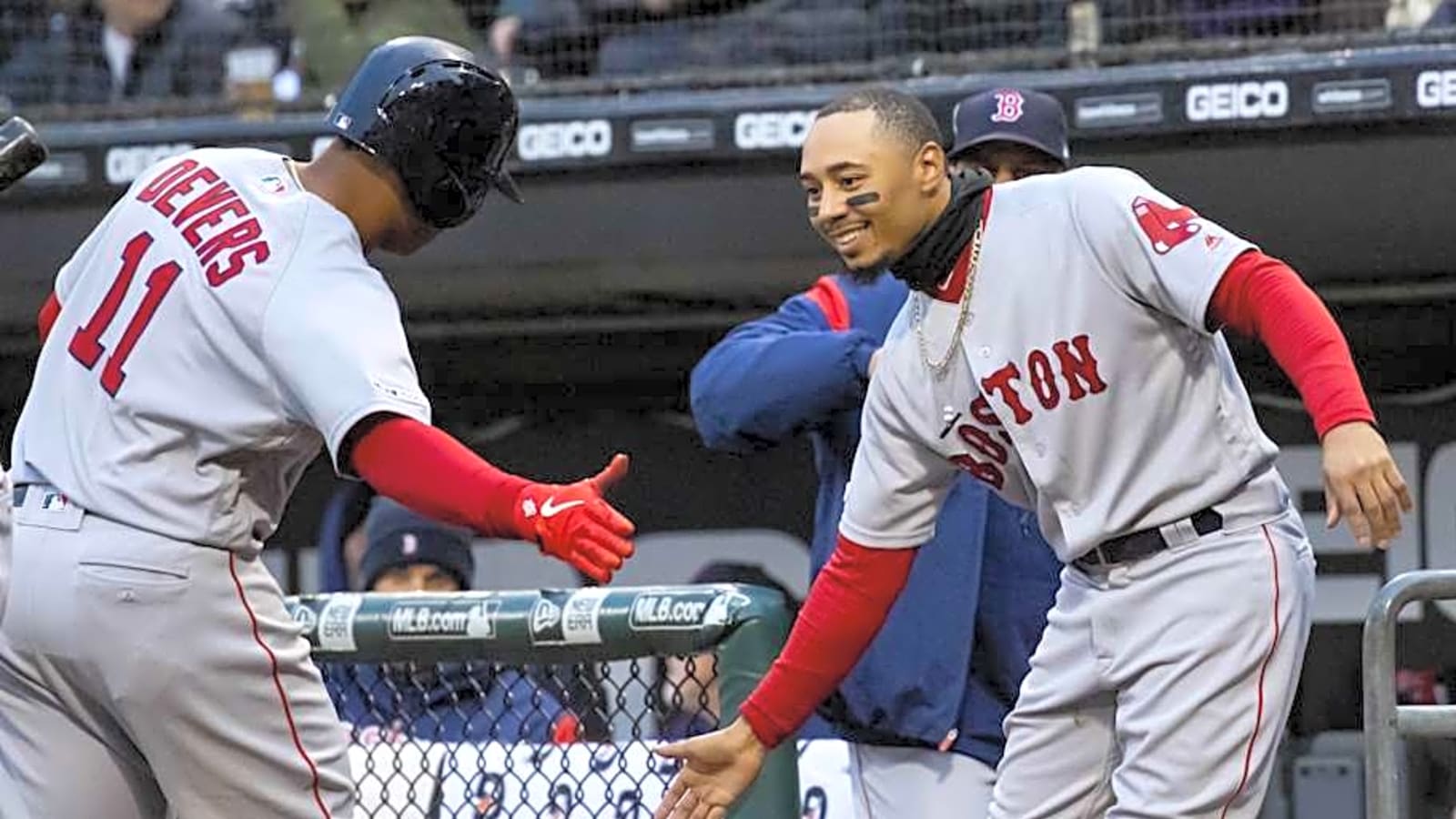 Dodgers&#39; Mookie Betts Has No Plans to Reach Out Following Rafael Devers Trade