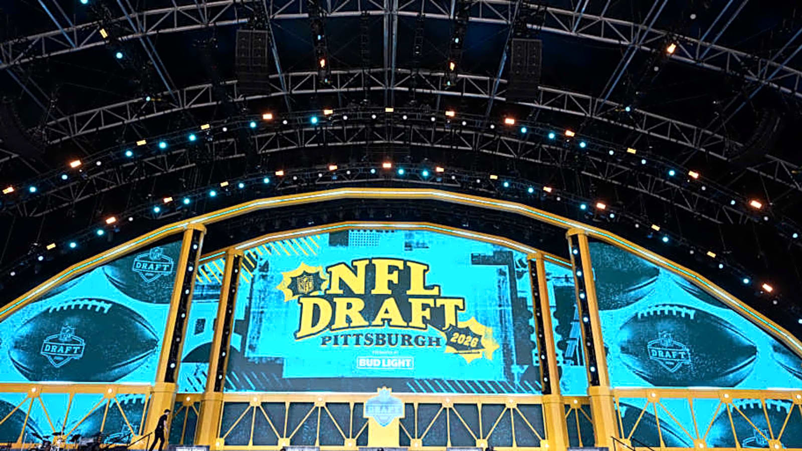 Identifying Biggest Positions of Need for Titans on Day 3 of NFL Draft