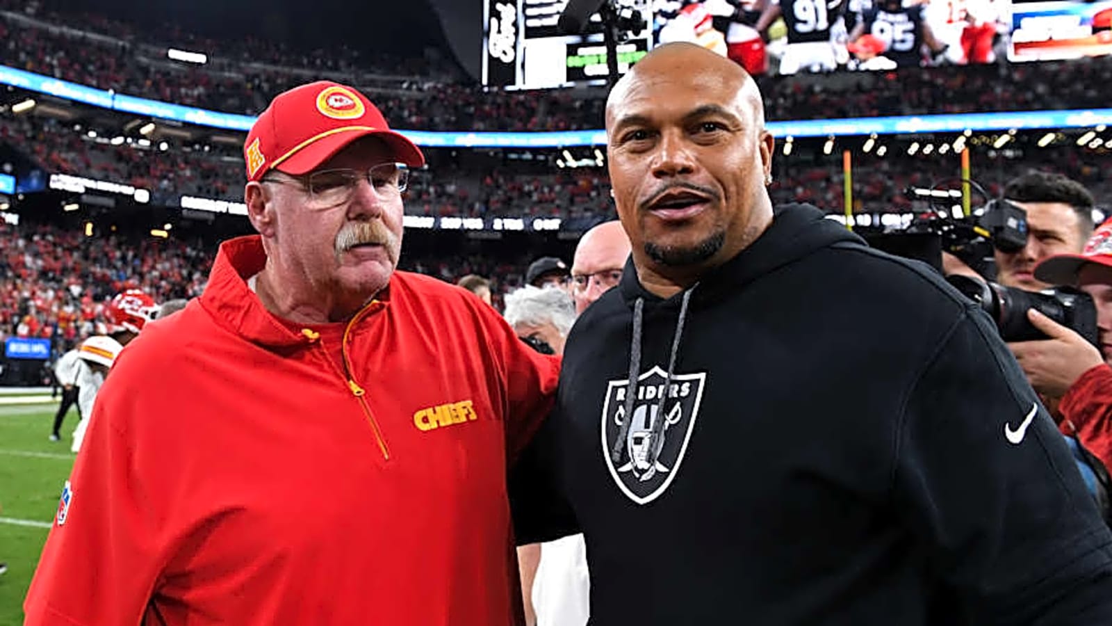 Antonio Pierce showed up at Chiefs camp and Raiders fans can’t be thrilled