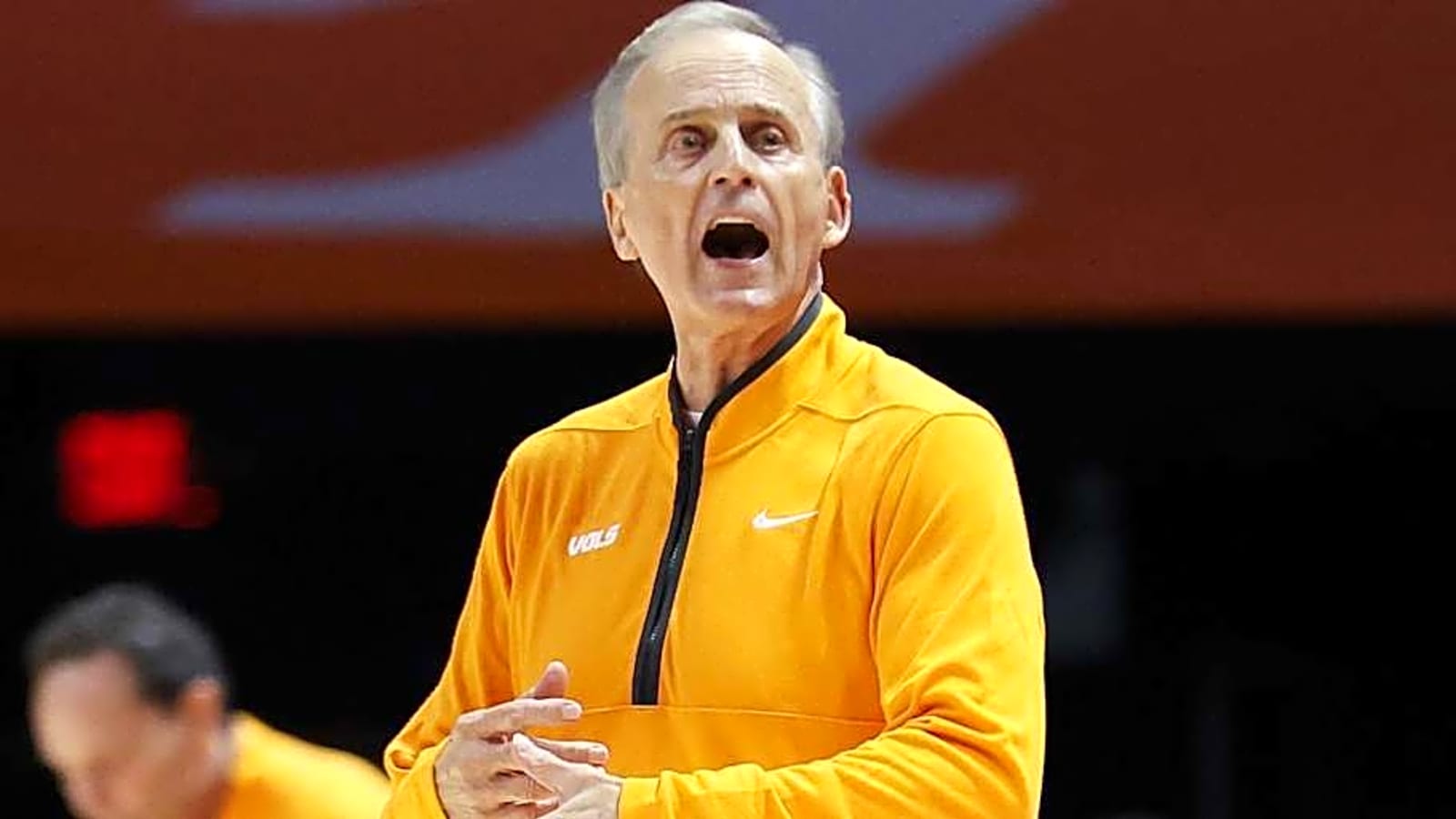 Tennessee Defeats Mercer Despite First Game Struggles
