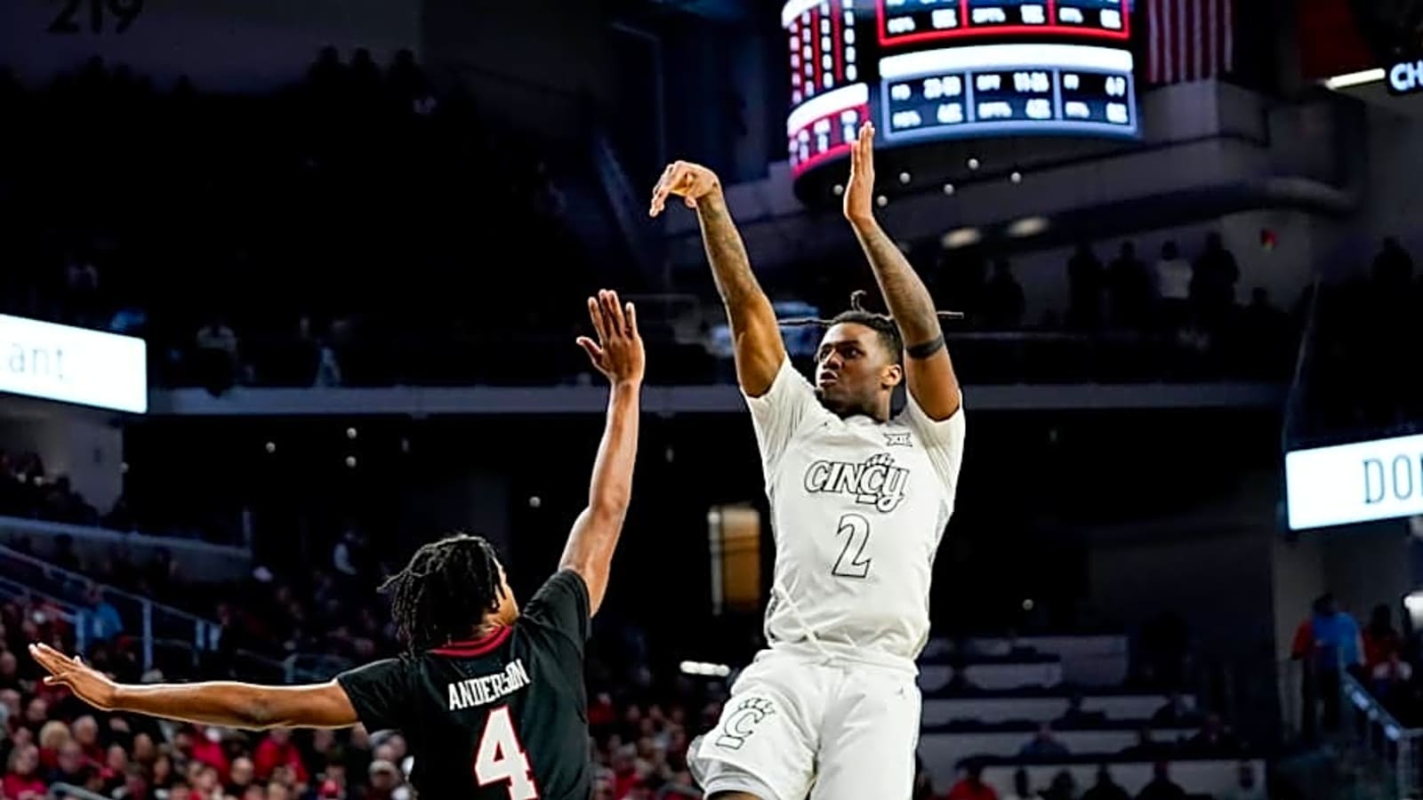 Cincinnati Bearcats Basketball Road Underdogs Against Texas Tech