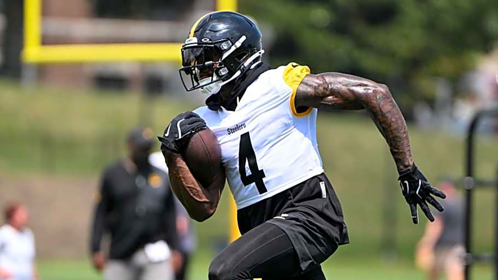 Steelers Camp Takeaways: Surprising Name Steals Show, Offense Loses
