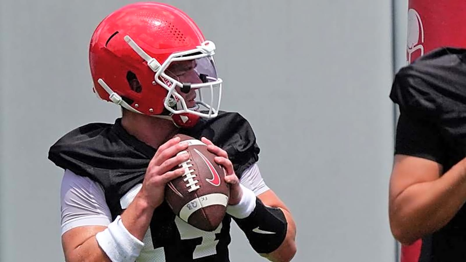 What We Know and Don&#39;t Know About Georgia&#39;s Quarterback Room