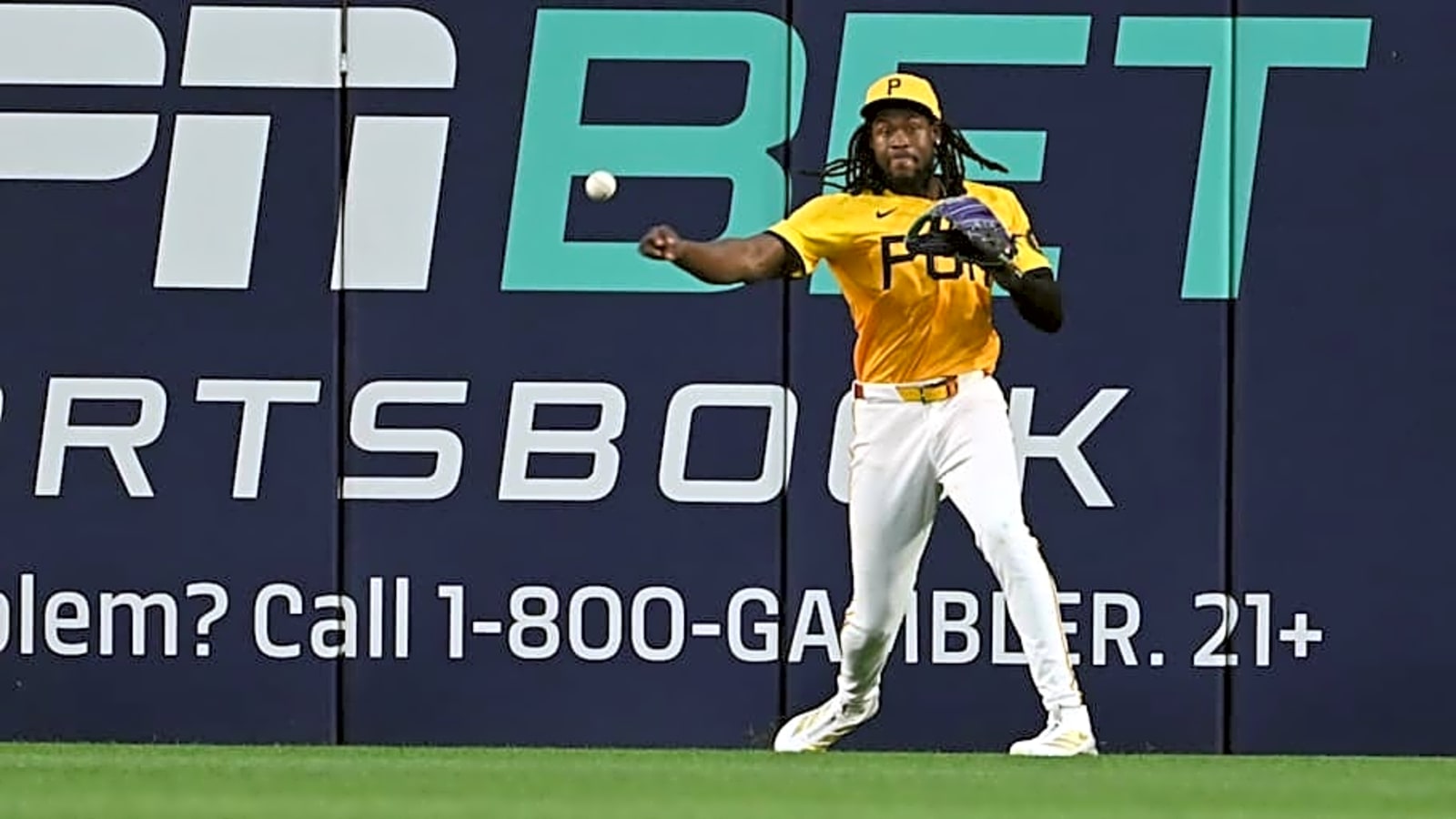 Pirates&#39; Oneil Cruz Goes Viral For Incredible Play